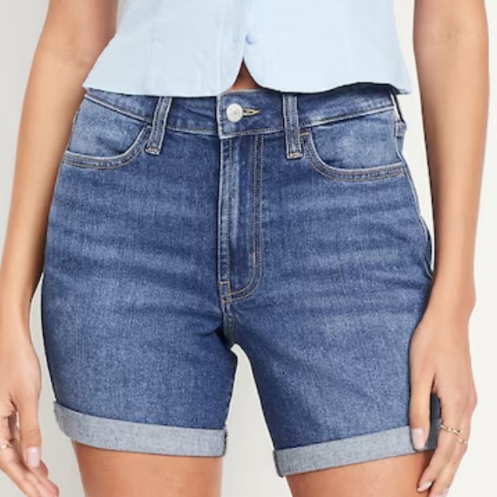 2 pairs of jean shorts DKNY  Relaxed Fit and Old Navy Curvy profile denim short - Picture 8 of 8